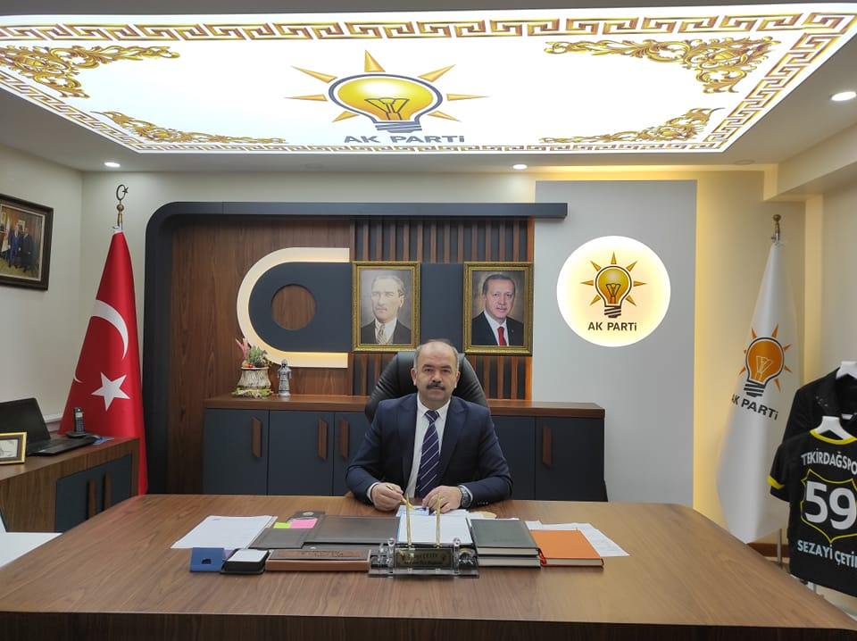 SEZAYİ ÇETİN: “HER BOŞ GÖRDÜĞÜN YERE İSTEDİĞİNİZ HER ŞEYİ YAPIŞTIRAMAZSINIZ!”