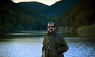 Mehmet Altaş (Köşe Yazısı) ŞEHİR TİYATROLARINDAN YENİ OYUN YALANCININ ACI KOMEDİSİ