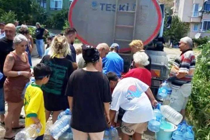 AK PARTİ’DEN BÜYÜKŞEHİRE SUSUZLUK TEPKİSİ: “SÜLEYMANPAŞA BU ZULMÜ HAK ETMİYOR”