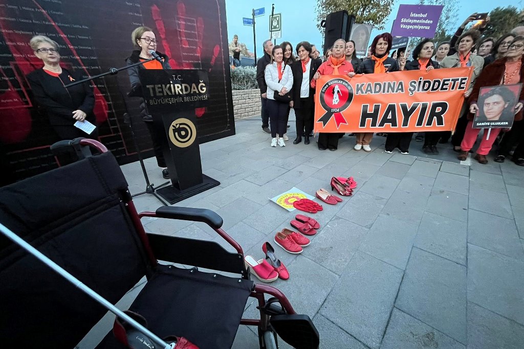 TEKİRDAĞ KADIN DAYANIŞMA PLATFORMU KADIN KATLİAMLARINA İSYAN ETTİ