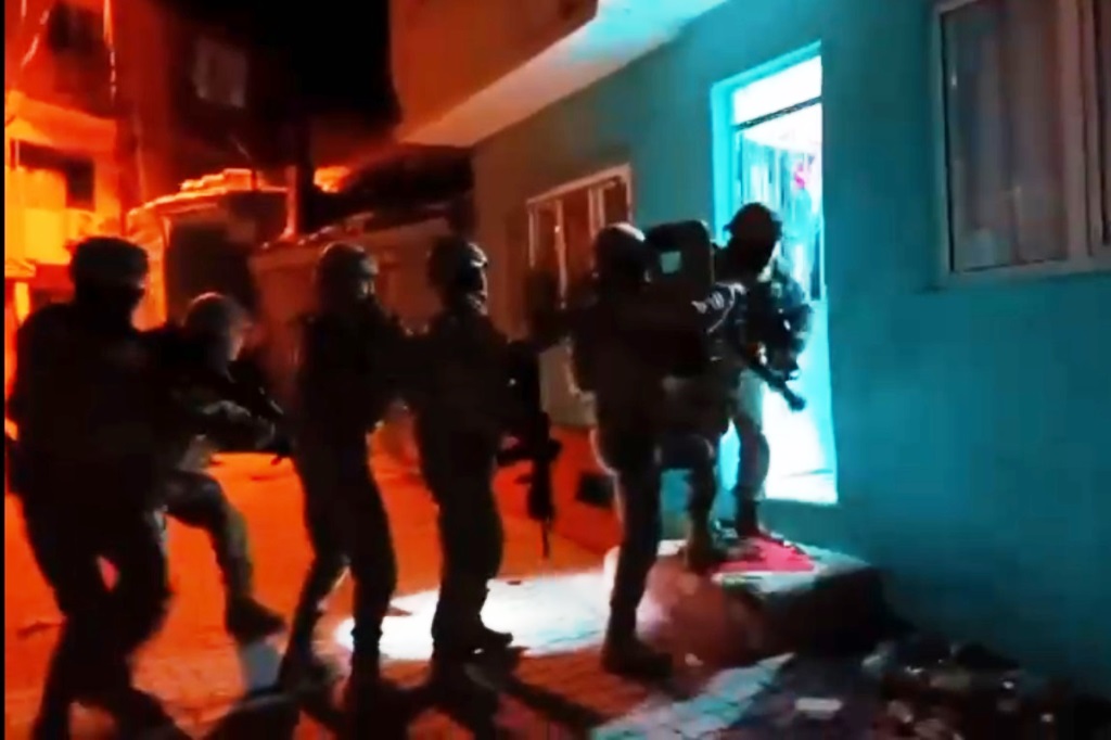 TEKİRDAĞ’DA UYUŞTURUCU TACİRLERİNE ŞAFAK OPERASYONU