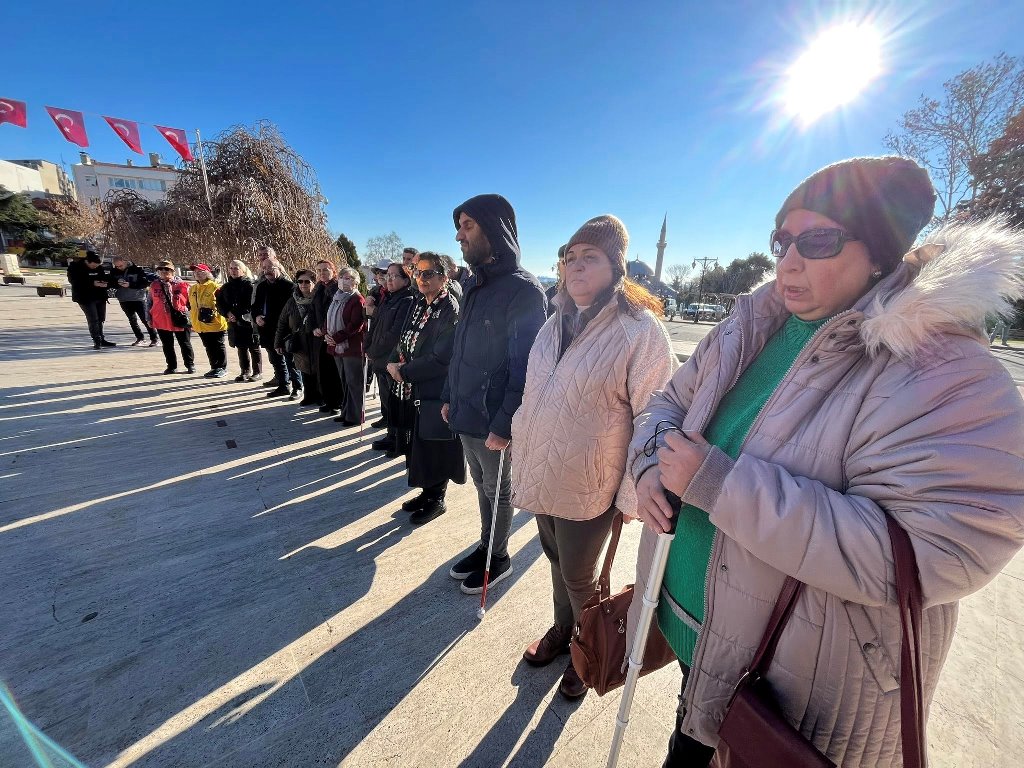 GÖRME ENGELLİLER FARKINDALIK İÇİN BULUŞTU