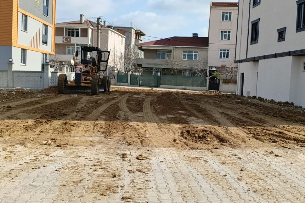 ERGENE’DE YOL BAKIM VE ONARIM ÇALIŞMALARI ARALIKSIZ SÜRÜYOR