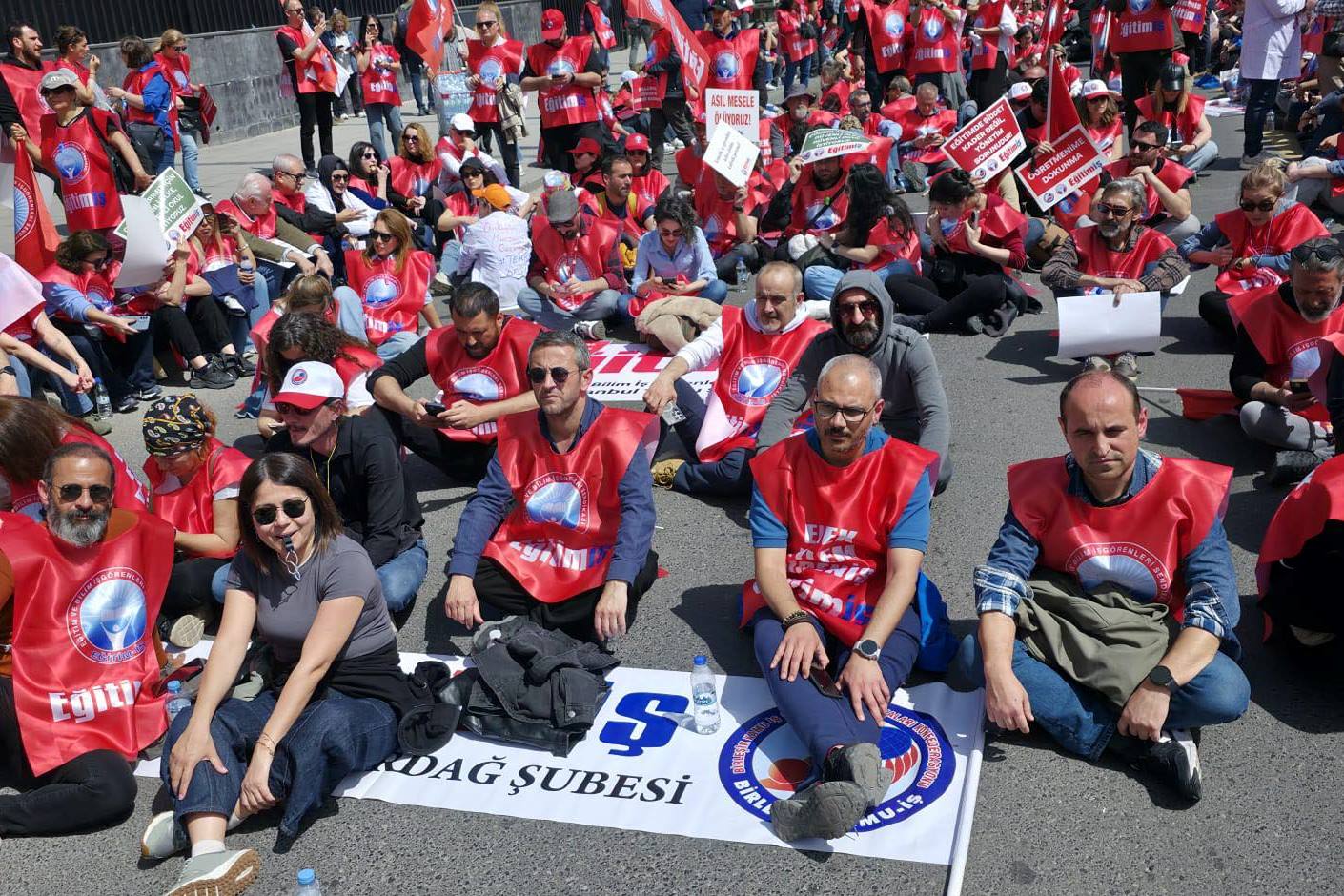 EĞİTİMCİLERDEN ACİL ÇAĞRI: “OKULLAR GÜVENLİ HALE GETİRİLMELİ”