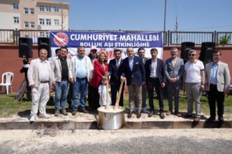 BAŞKAN MÜGE YILDIZ TOPAK BOLLUK AŞI ETKİNLİĞİNDE VATANDAŞLARLA BULUŞTU