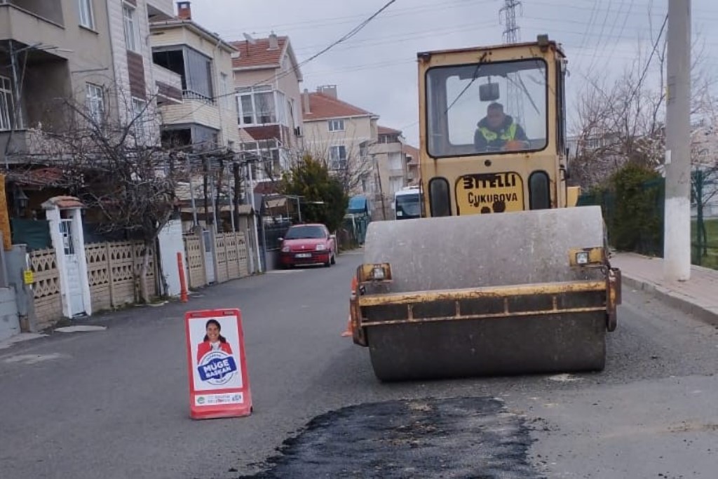 ERGENE’DE YOL VE KALDIRIM ÇALIŞMALARI ARALIKSIZ SÜRÜYOR