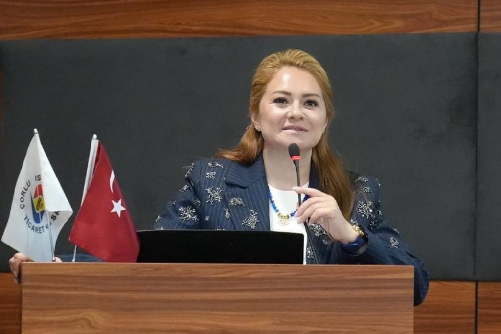 BAŞKAN TOPAK: “EN BÜYÜK İHTİYAÇ NİTELİKLİ İNSAN KAYNAĞI”