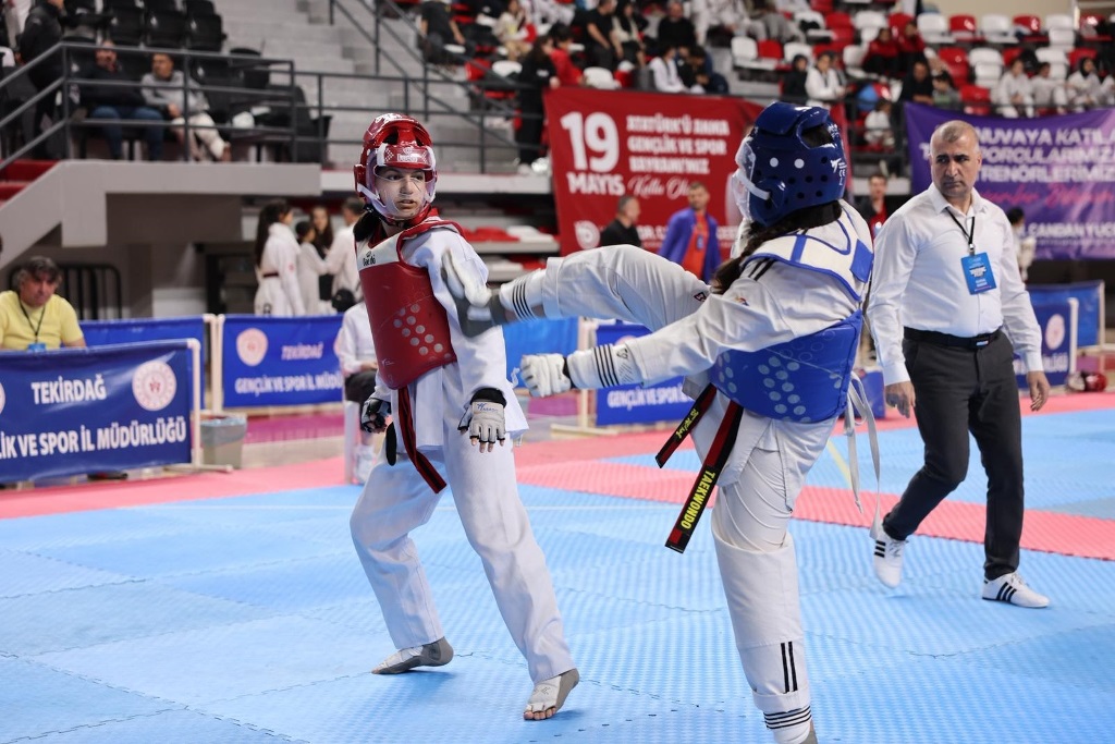 TEKİRDAĞ’DA TAEKWONDO HEYECANI TEKGENÇFEST’LE TAÇLANDI