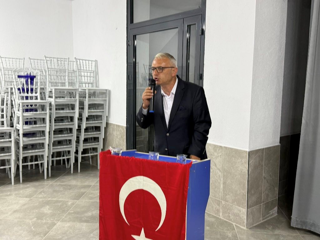TEKİRDAĞ KARADENİZ SPORDA AHMET ÖZDEMİR GÜVEN TAZELEDİ