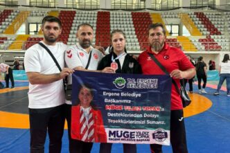 MÜGE YILDIZ TOPAK: “GENÇLERİMİZİN BAŞARISI BİZİM EN BÜYÜK MUTLULUĞUMUZ”