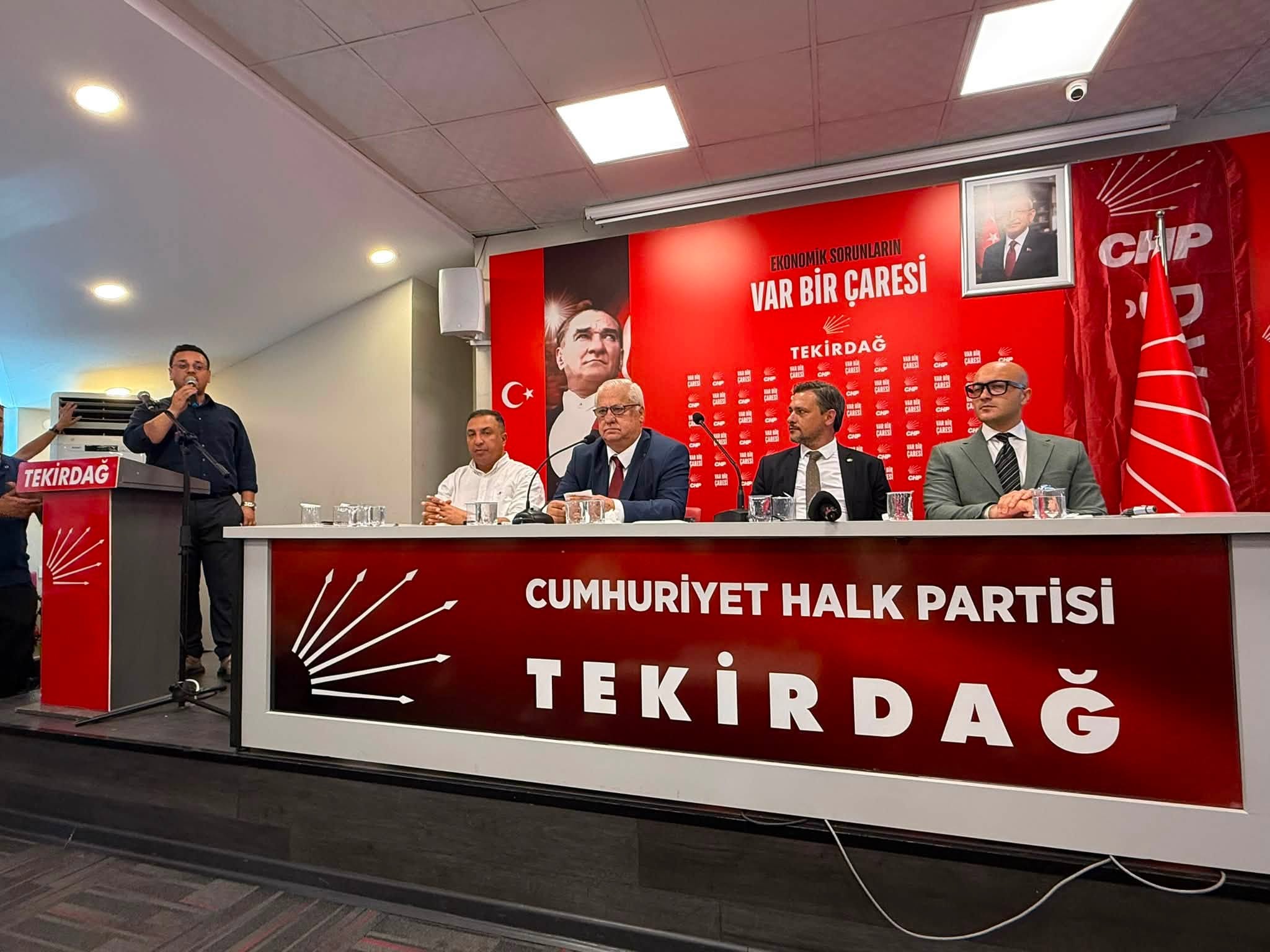 CHP’DE YENİ DÖNEMİN İLK MESAJI: “İÇ KAVGAYI BİTİRECEĞİZ, HEDEF İKTİDAR”