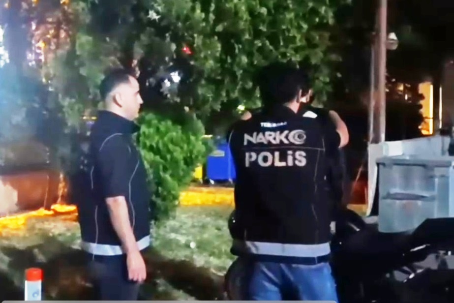 TEKİRDAĞ POLİSİNDEN GENÇLERİ HEDEF ALAN ZEHİR TACİRLERİNE AĞIR DARBE