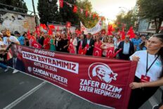 TEKİRDAĞ ZAFER COŞKUSUYLA OMUZ OMUZA YÜRÜDÜ