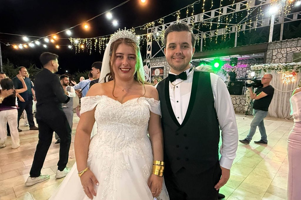 HAYATİ VE FATMA KOCAELİ’NİN OĞULLARI BEHRAM, REBEKA İLE DÜNYAEVİNE GİRDİ