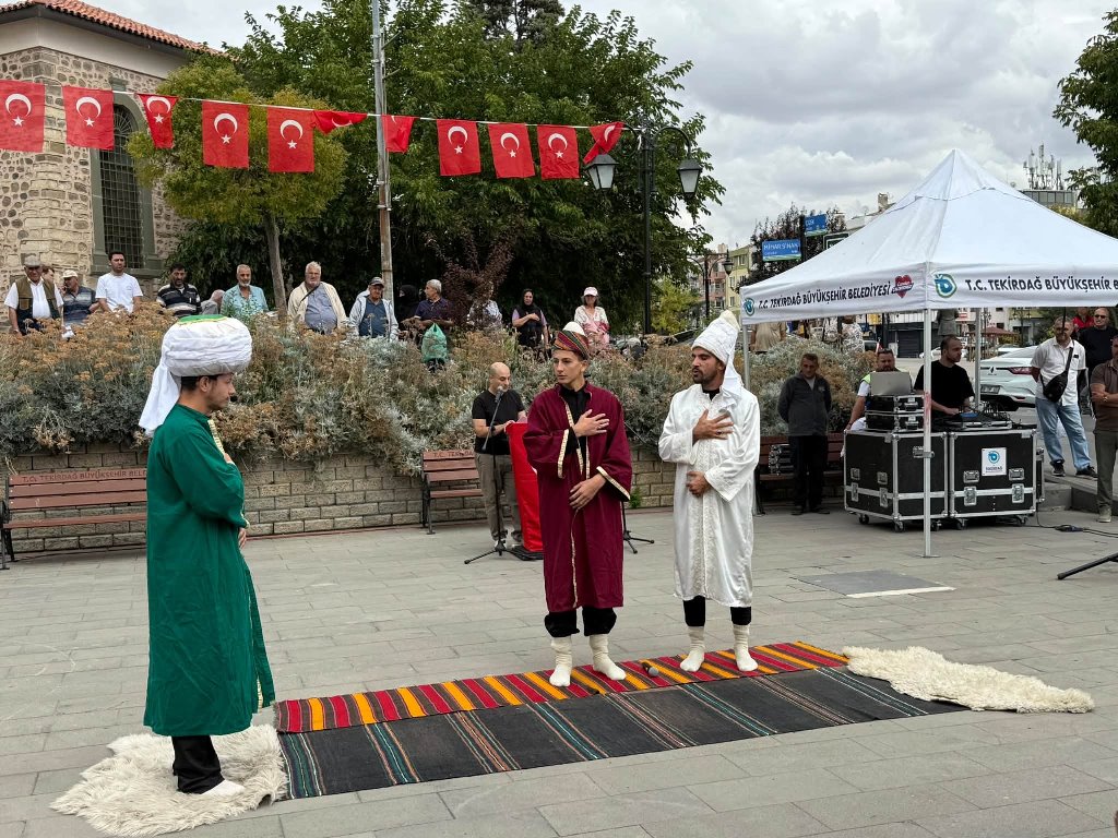 AHİLİK KÜLTÜRÜNÜN VAZGEÇİLMEZ GELENEĞİ “PABUCU DAMA ATMA” TEKİRDAĞ’DA YENİDEN CANLANDIRILDI