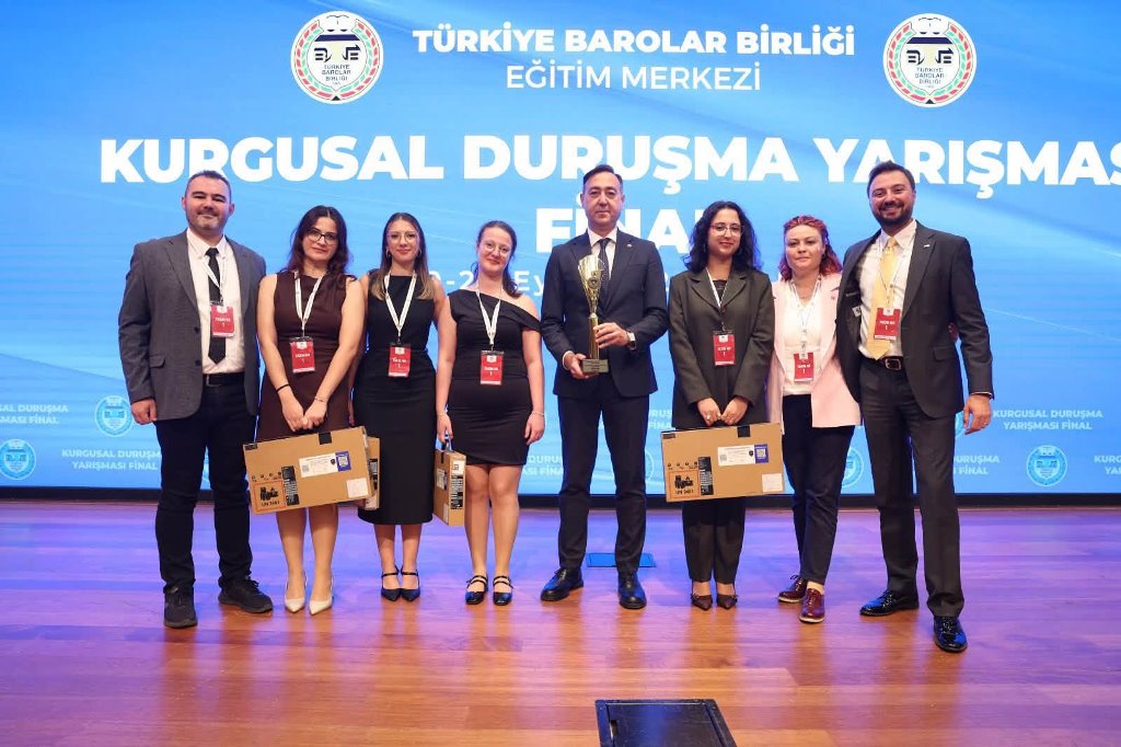 TEKİRDAĞ BAROSU KURGUSAL DURUŞMA YARIŞMASI’NDA TÜRKİYE BİRİNCİSİ OLDU