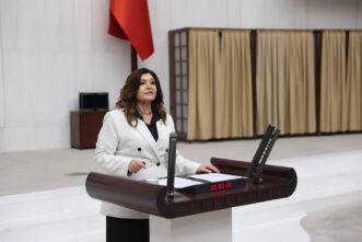 SELCAN TAŞÇI: “HALK TV’YE KAYYUM ATASANIZ DA YOKSULLUĞU KARARTAMAZSINIZ!”