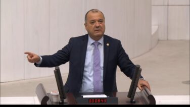CHP TEKİRDAĞ MİLLETVEKİLİ AYGUN: “BAKLAVA ÇALDI DİYE HAPİS YATAN ÇOCUKLAR VAR İKEN, ATI ALIP ÜSKÜDAR’I GEÇENLERE CEZA YOK!”