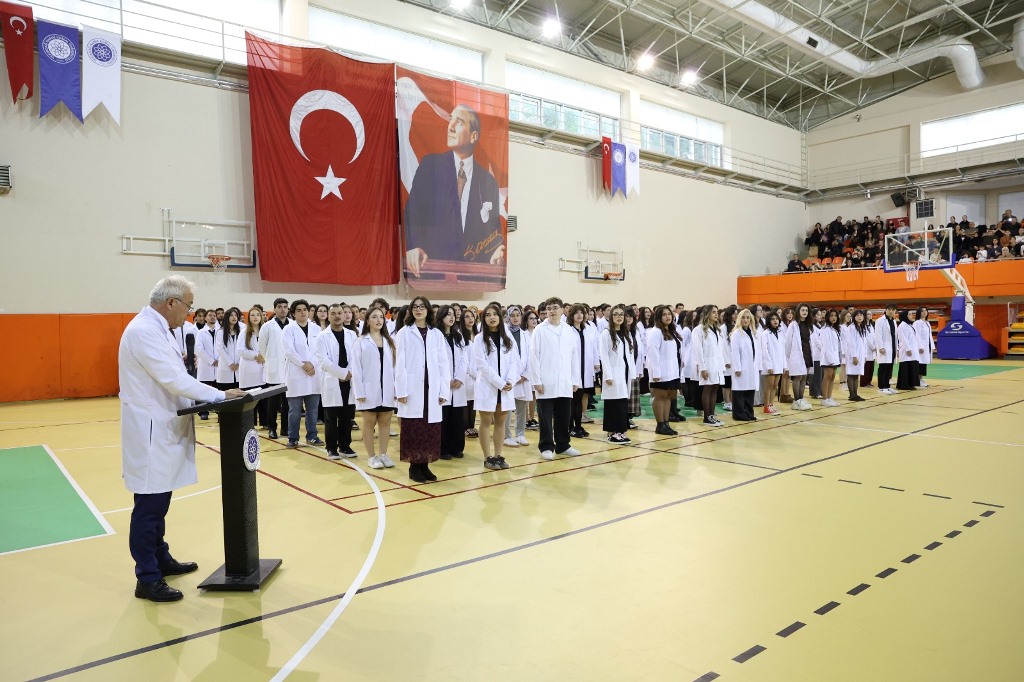 NAMIK KEMAL ÜNİVERSİTESİ TIP FAKÜLTESİNDE BEYAZ ÖNLÜK HEYECANI