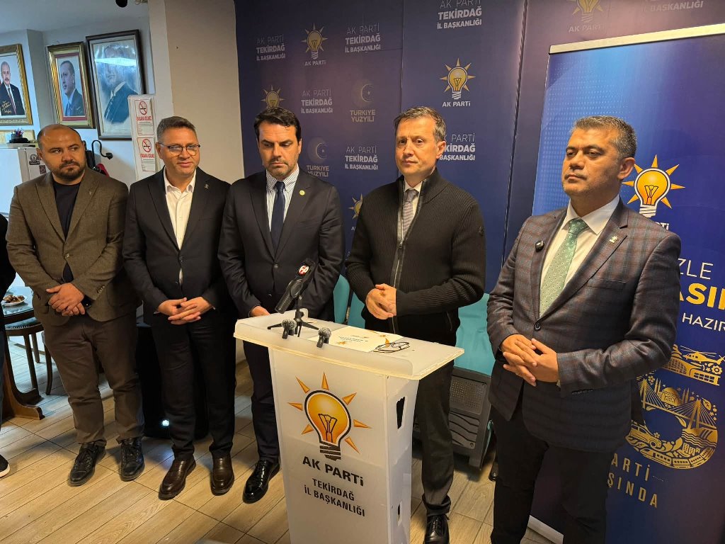 VAHAP AKAY AK PARTİ TEŞKİLATIYLA BULUŞTU
